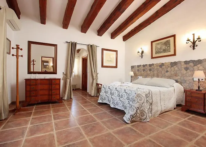 ヴィラ Idyllic Near By Renthousing ポレンサ