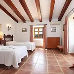 别墅 Idyllic Near By Renthousing 波连斯萨